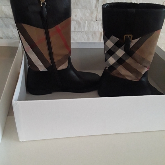 Burberry Boots for kids - Picture 3 of 3